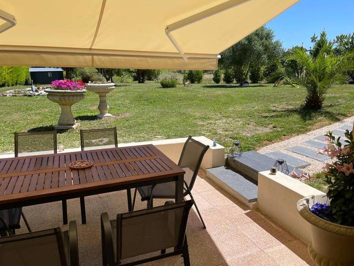 Gîte pour 6 personnes, avec terrasse et vue dans Meux