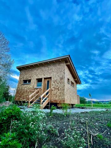 Ferienhaus für 2 Personen, mit Sauna und Balkon sowie Garten und Seeblick in Romantische Straße