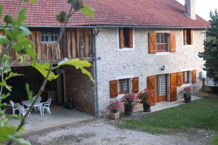 Location de vacances pour 6 personnes, avec jardin à Saint-Martin-Labouval