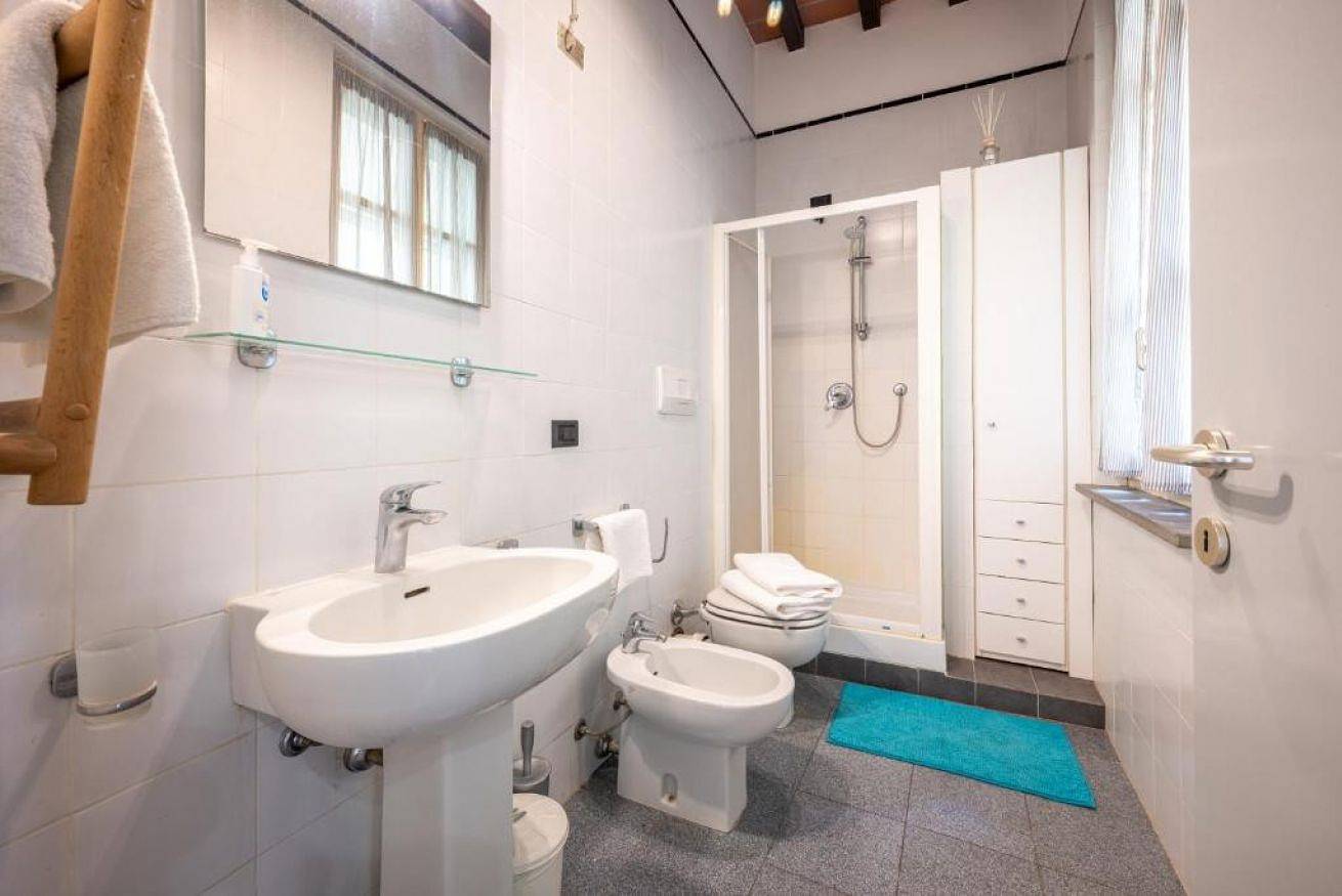 Appartement entier, Guesthost - Central Shiny Apartment x5! in Oltretorrente (Parma), Parme