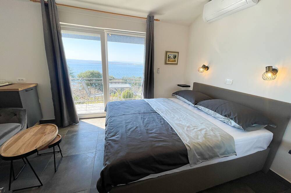 Modern and cofortable room with a balcony in Dramalj, Primorje-Gorski Kotar