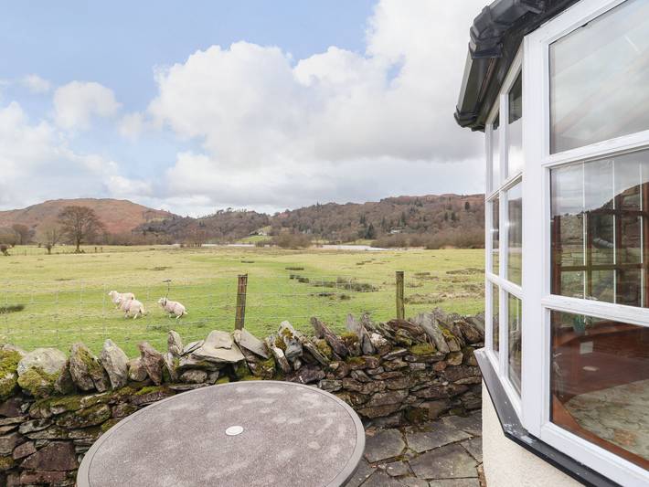 Log cabin for 5 people, with garden in Grasmere