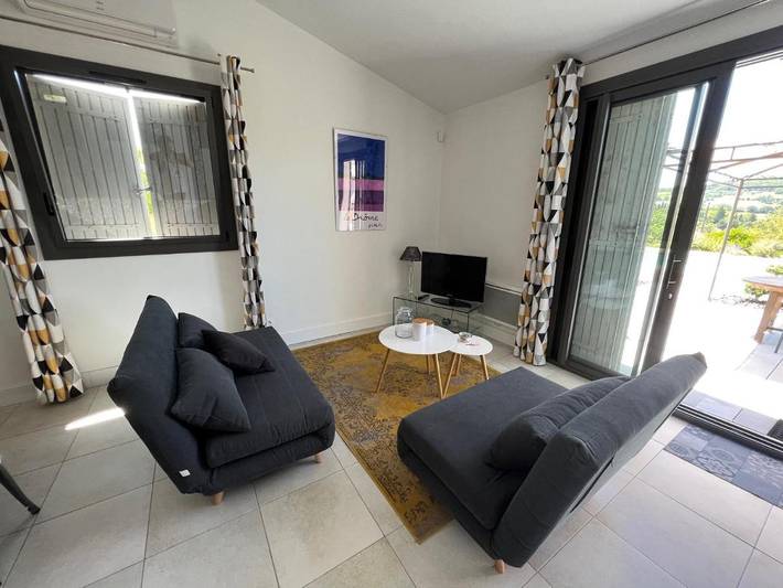 Location de vacances pour 3 personnes, avec jardin ainsi que piscine et vue à Crest - 4