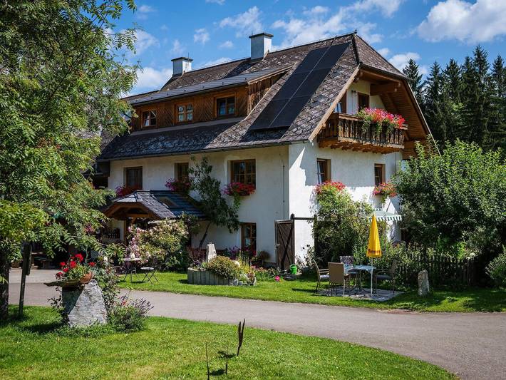 Ferienwohnung für 2 Personen, mit Balkon und Terrasse sowie Garten