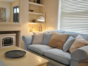 Log Cabin for 2 People in Lymington, New Forest National Park, Photo 2