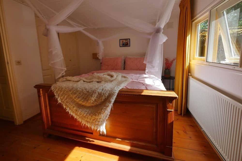 Cosy Cabin in the Woods - Perfect Get Away in a peaceful and green setting in Diessen, Nordbrabant