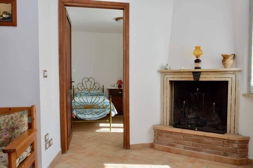 Villa San Martino, two houses sharing a fenced pool, San Martino private villa in Lisciano Niccone, Valtiberina