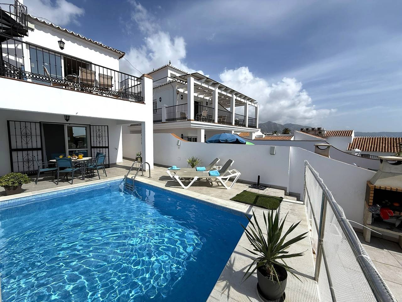 Nerja Paradise Rentals - Villa Azalea in Playa de Burriana, Nerja
