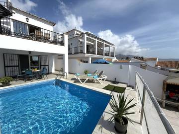 Villa voor 6 Personen in Playa de Burriana, Nerja, Afbeelding 3