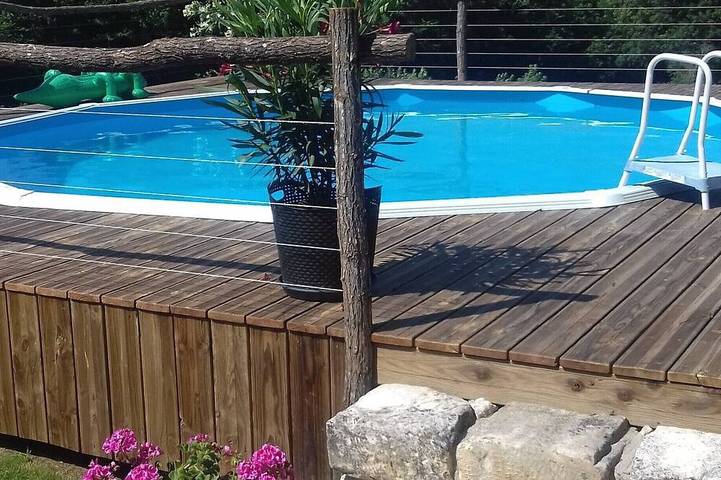 Location de vacances pour 6 personnes, avec terrasse et jardin à Brigueil-le-Chantre