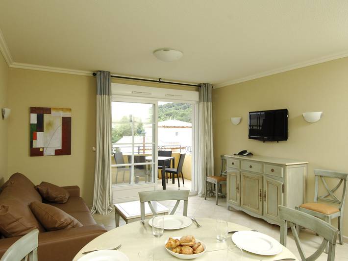 Gîte pour 6 personnes, avec Balcon/Terrasse et Piscine à Callian - 4
