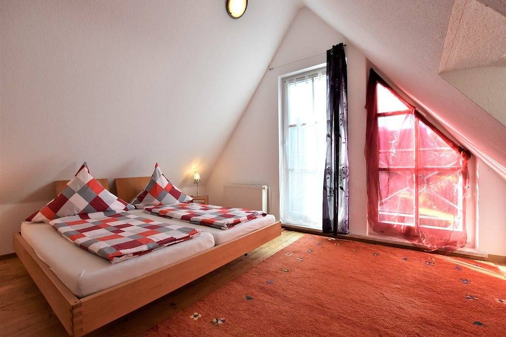 Ganze Wohnung, See-Retreat in Kossau in Lebrade, Südliche Ostseeküste