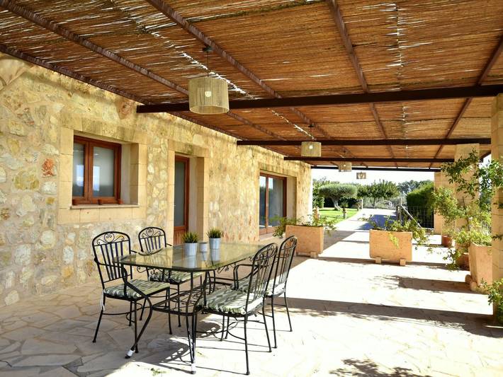 Finca für 3 Personen, mit Terrasse und Ausblick sowie Pool und Garten, kinderfreundlich in Petra (Mallorca) - 4