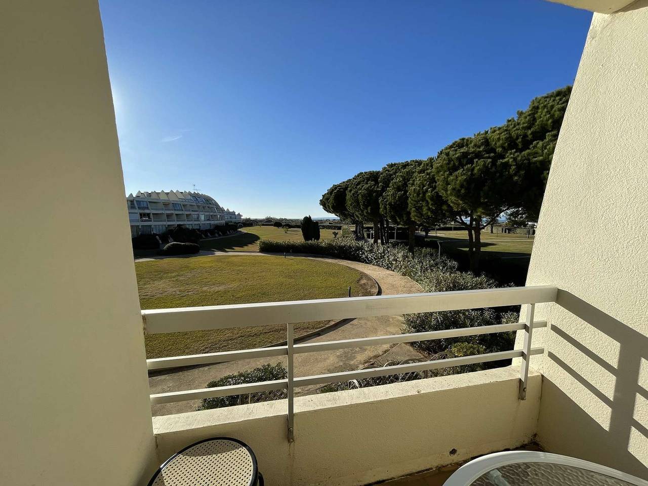 Appartement entier, Studio Cabine 4 Couchages avec Terrasse et Parking Privé, Accès Direct Plage - Port Camargue in Port Camargue, Le Grau-du-Roi
