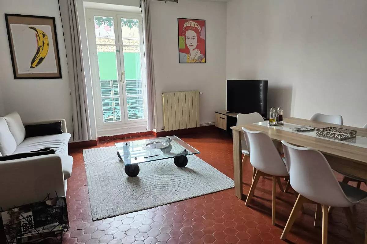 Apartamento entero, Apartamentos para 6 personas in Nimes, Region de Nimes