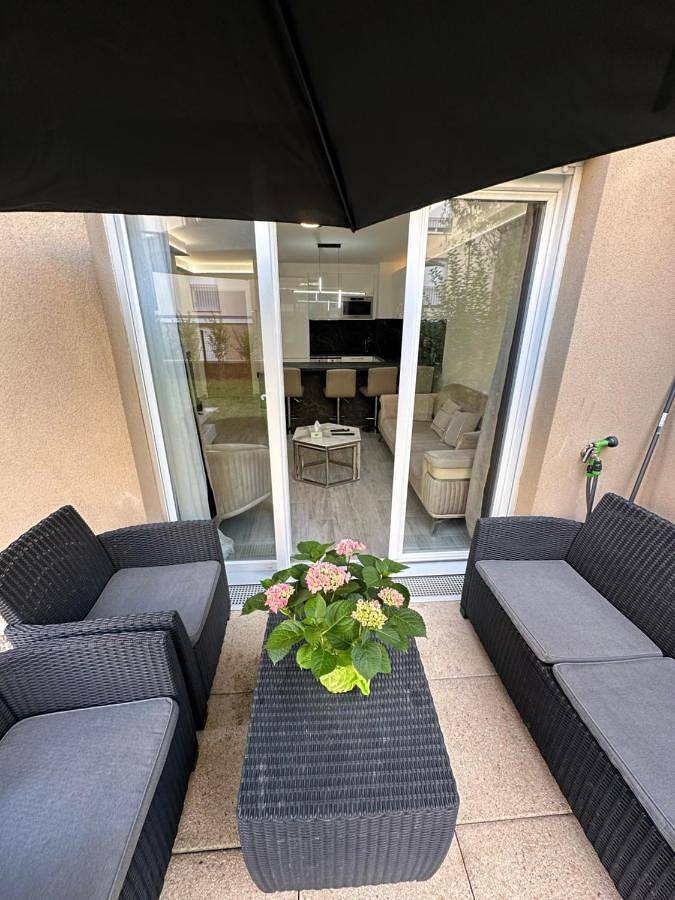 Appartement entier, Appartement avec jardin cosy près de Paris in Villeneuve-le-Roi, Val-de-Marne