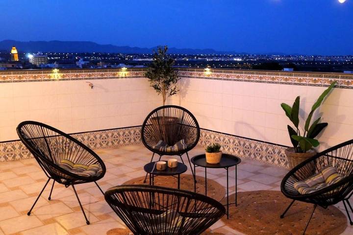 Gîte pour 8 personnes, avec Balcon ainsi que Terrasse et Vue dans Benaguacil