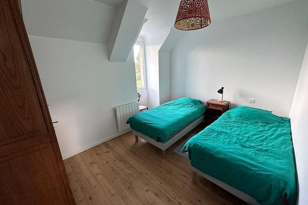 Maison typique du Cotentin avec cour et jardin ! in Flamanville, Côte de la Déroute