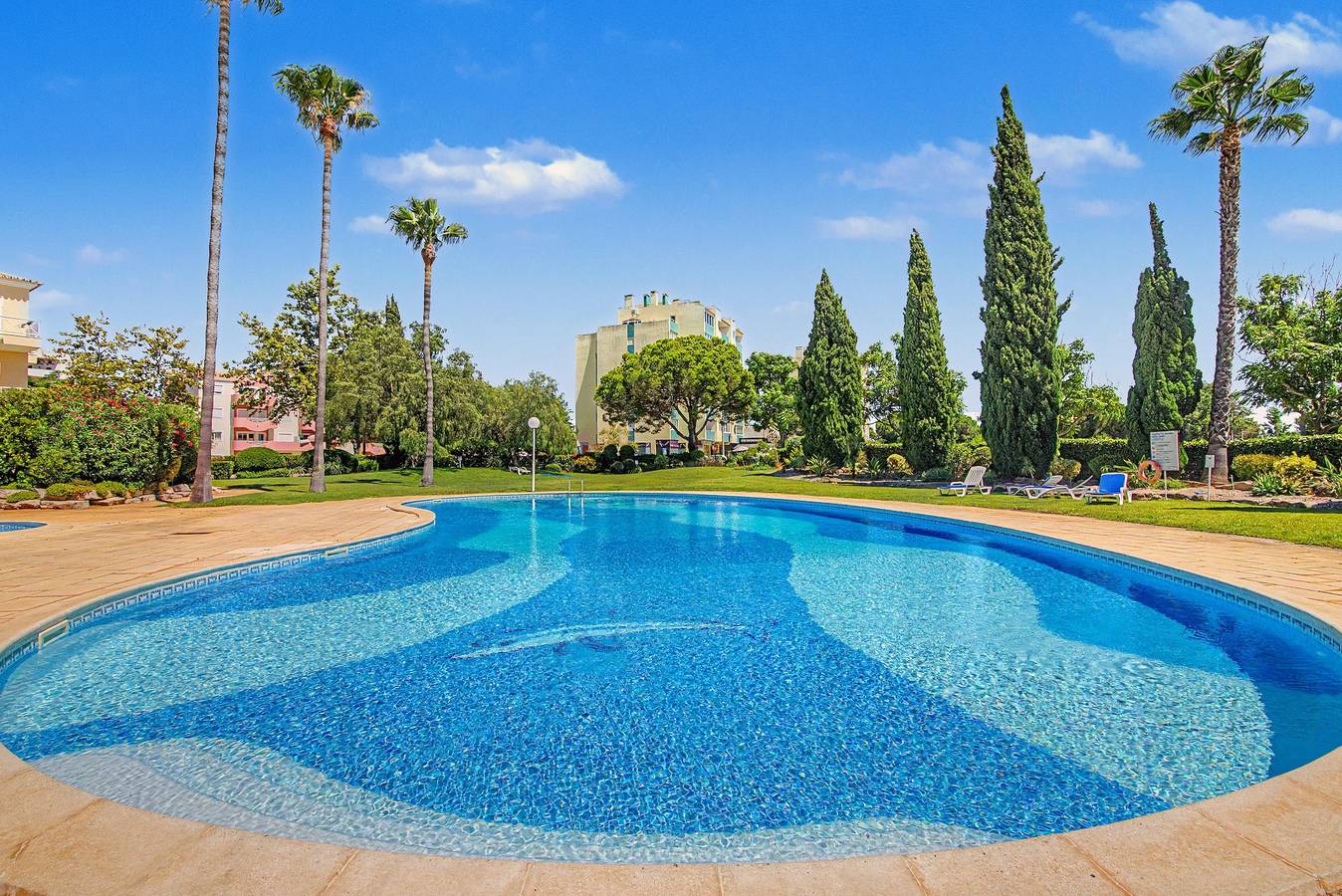 Appartement entier, Appartement 'Virpi's Place Vilamoura' avec piscine privée, Wi-Fi et climatisation in Vilamoura, Quarteira