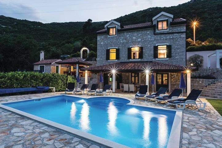 Villa für 8 Personen, mit Garten und Whirlpool - 1