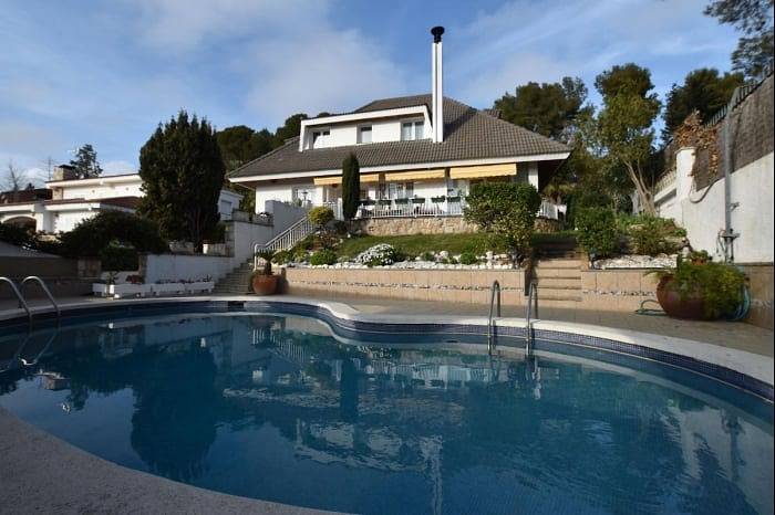 Ferienhaus für 12 Personen, mit Garten und Sauna sowie Pool