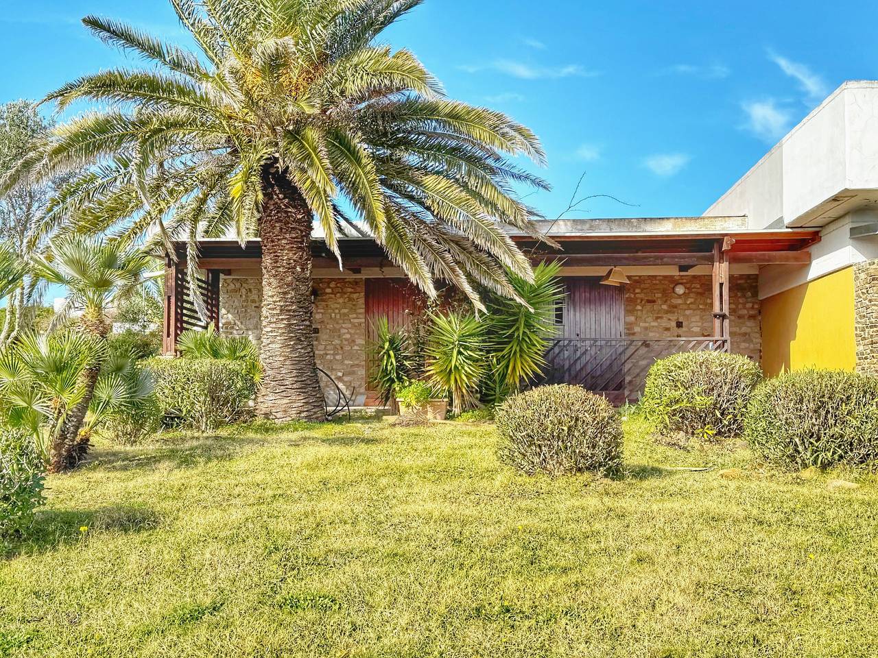 Entire apartment, Apartment 'Casa 3' with Sea View, Private Terrace and Shared Garden in Stintino, Nurra