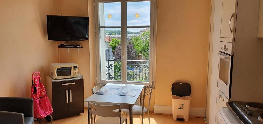 Gîte pour 2 personnes, avec Vue dans Office De Tourisme De Vittel