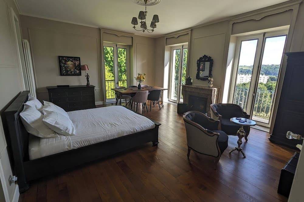 Manoir Historique à Proximité de Sentiers de Randonnées. Ideal Pour les Familles in Bagnères-de-Bigorre, Hautes-Pyrénées