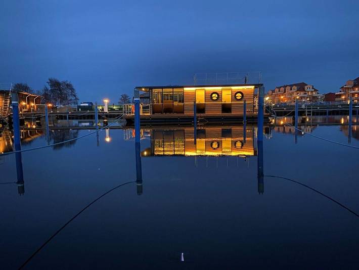 Boot für 4 Personen, mit Terrasse und Sauna sowie Ausblick in Barth - 4