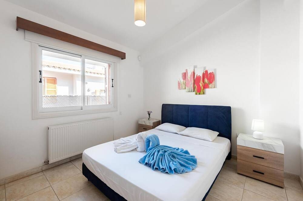 Sea Front Villa Marina Sunrise by  Ezoria Villas in Peyia, Südzypern