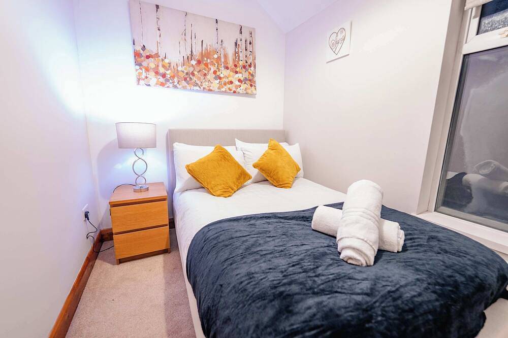 Modern 4Br Home - Garden & Hot Tub in Cardiff, Cardiff region