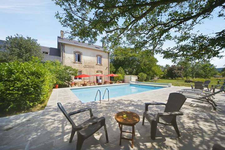 Hôtel pour 6 personnes, avec Terrasse et Jardin ainsi que Piscine et Vue