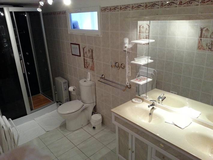 Location de vacances pour 12 personnes, avec jardin à Chavot-Courcourt - 4