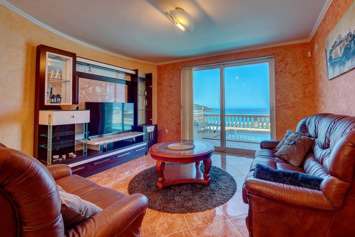 Ferienhaus für 8 Personen, mit Balkon und Garten in Montenegro - 4