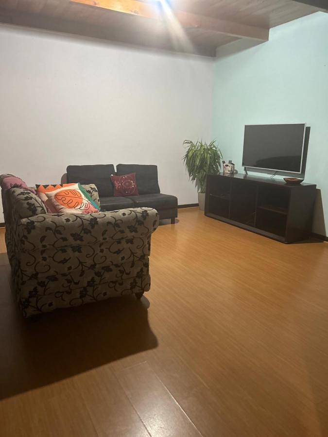 Casas e apartamentos de temporada para 5 pessoas, com piscina e jardim, com animais de estimação em São José dos Pinhais