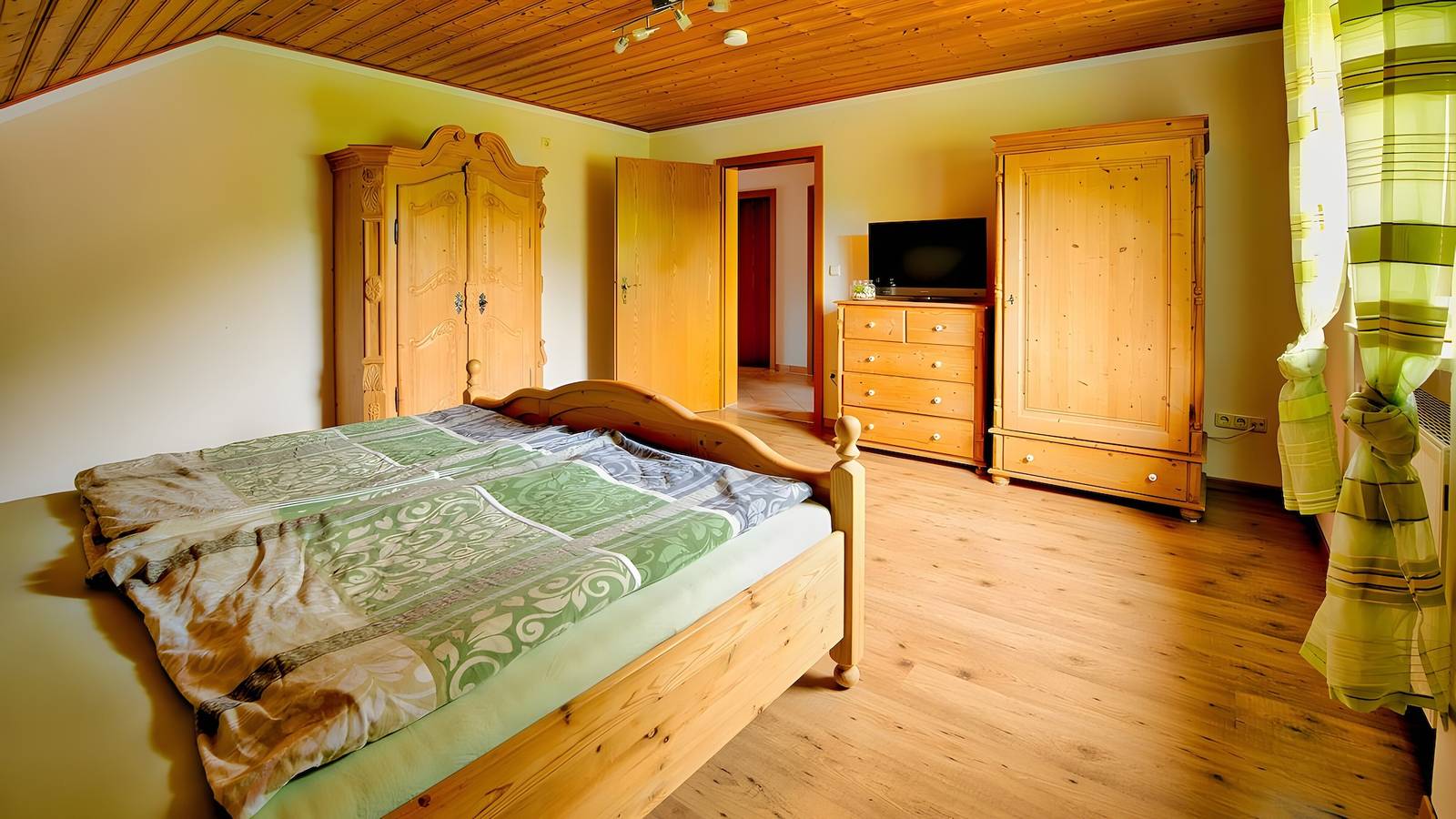 Ganze Wohnung, Apartment „Edmaier“ mit Balkon und Wlan in Riedenburg, Ostbayern