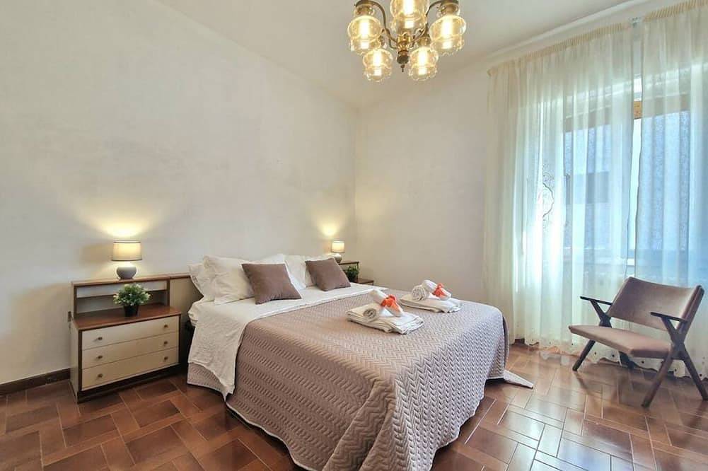 Apartamento entero, [A Few Steps from the Sea]Spacious House & Private Courtyard in Porto Sant'Elpidio, Provincia de Fermo