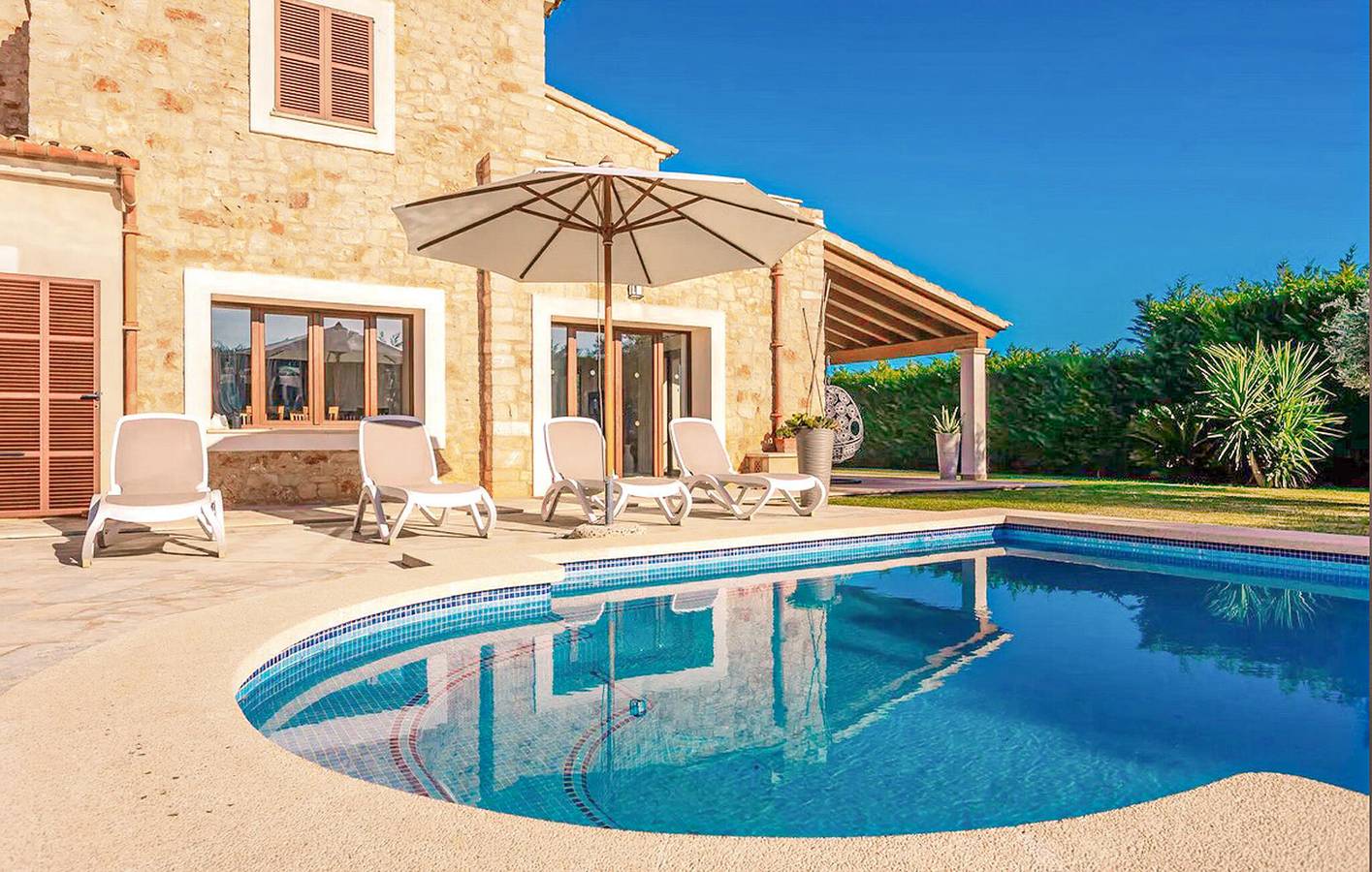 Gemütlicher Rückzugsort mit Pool & WiFi in der Nähe von Cala Mitjana Beach in Cala d'Or, Santanyí