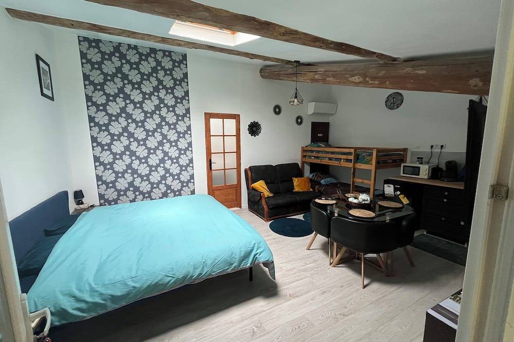 Chambre D’hôte pour 4 Personnes dans Pierrevert, Région de Forcalquier