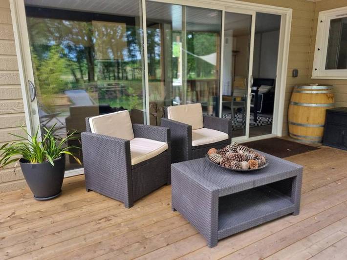 Gîte pour 4 personnes, avec vue sur le lac et piscine ainsi que jardin et vue à Labouheyre - 3