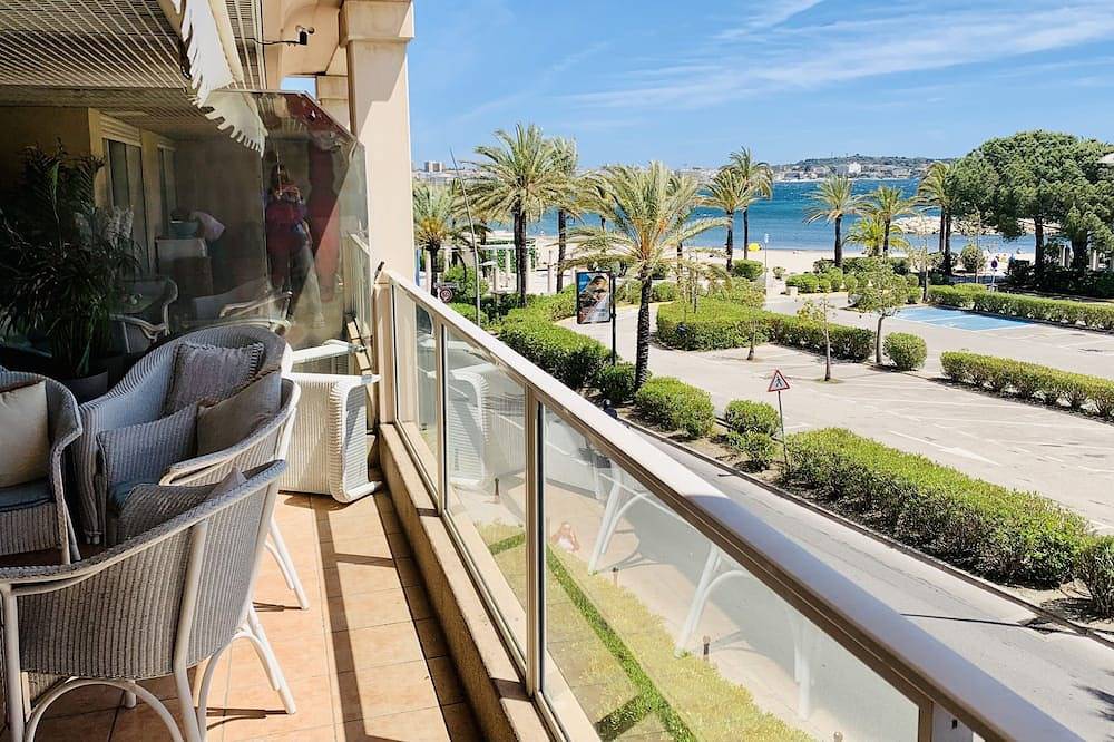 Appartamento intero, Amazing spacious appartement front of the beach. in Golfe-Juan, Vallauris