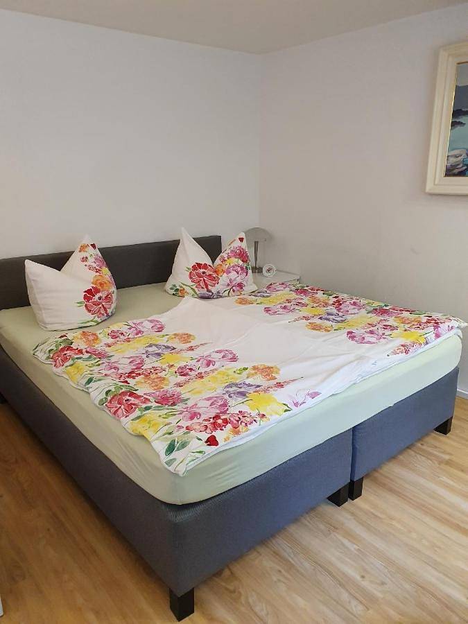 Ganze Wohnung, One-Bedroom Apartment in Neuss, Rhein-Kreis Neuss