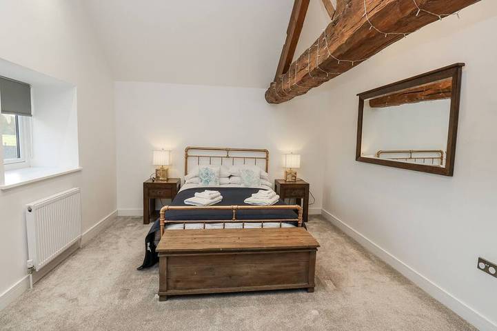 The Robins Nest, pet friendly, with hot tub in Wintersett in Wakefield, Yorkshire de l'Ouest