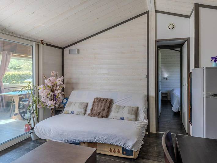 Chalet pour 4 personnes, avec terrasse et piscine