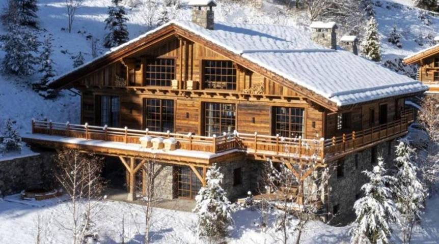 Ferienhaus für 12 Personen, mit Balkon und Whirlpool sowie Terrasse und Garten
