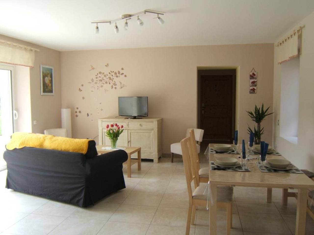 Einstöckiges Haus, 2 Schlafzimmer, nahe historischen Stätten, Terrasse und Parkplatz in Argenteuil-sur-Armançon, Region Avallon