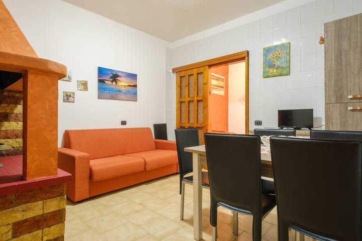 Villetta 'Del Salento 3' con terrazza privata, giardino privato e aria condizionata in Racale, Golfo di Taranto
