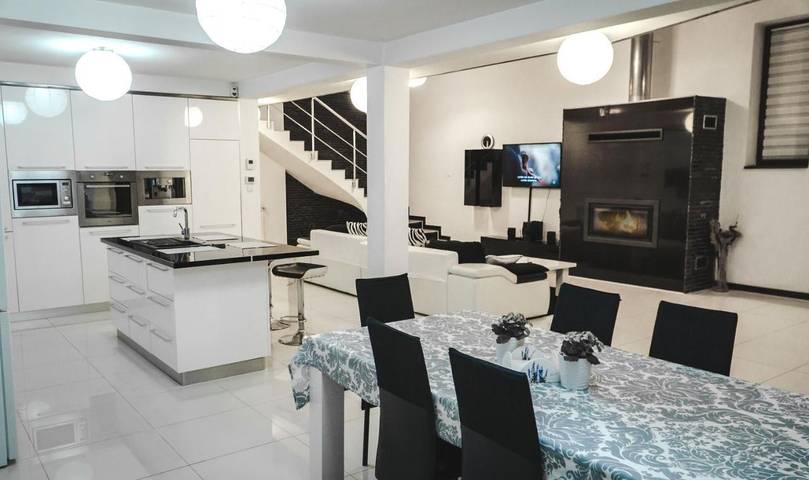 Villa pour 8 personnes, avec Jacuzzi à Alba (Romania)