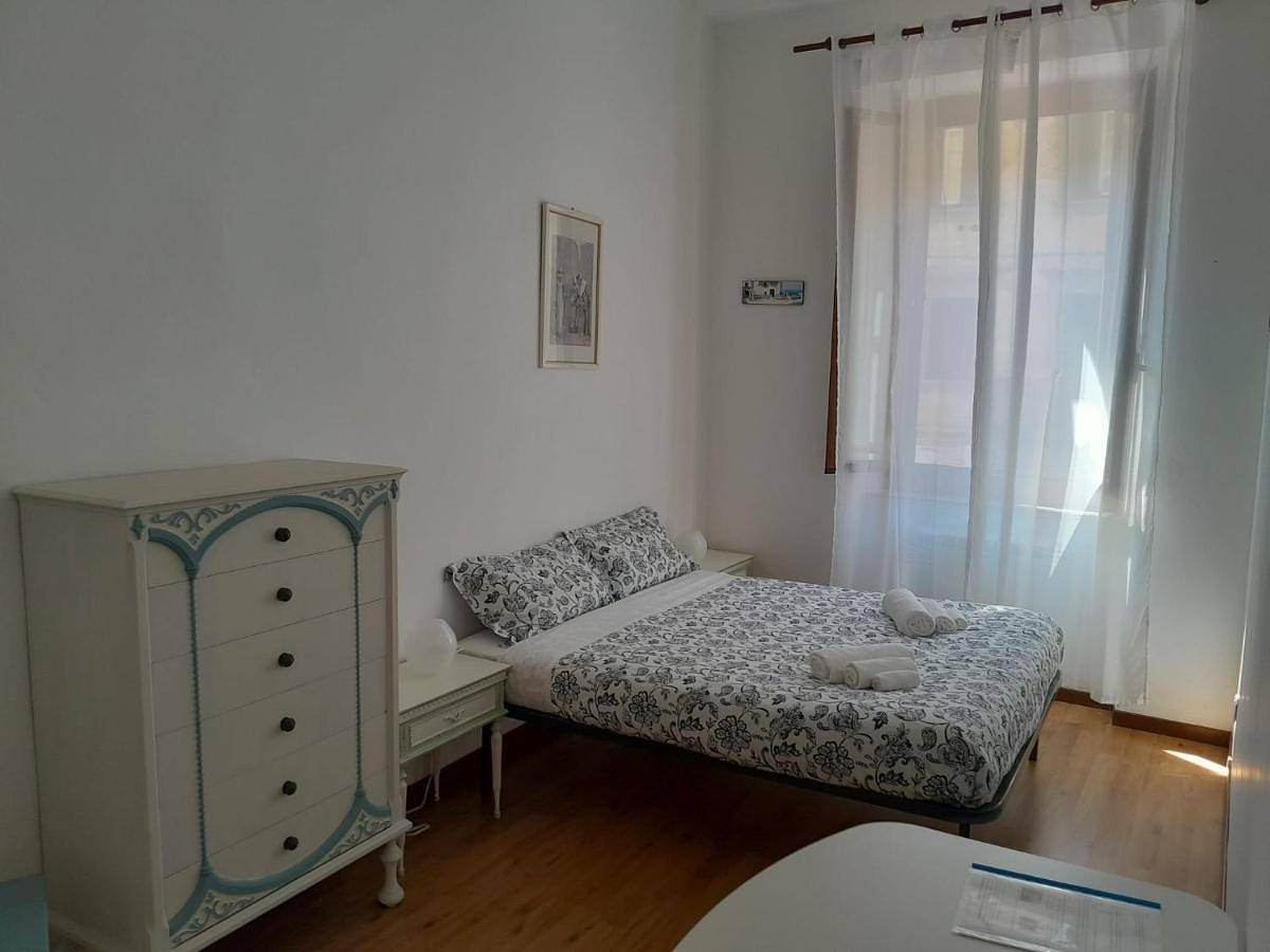 L'Iris in Livorno, Etruskische kust