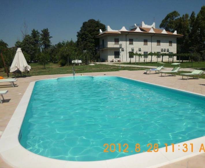 Casa vacanza per 5 persone, con Balcone e Giardino nonché Piscina a Altavilla Silentina